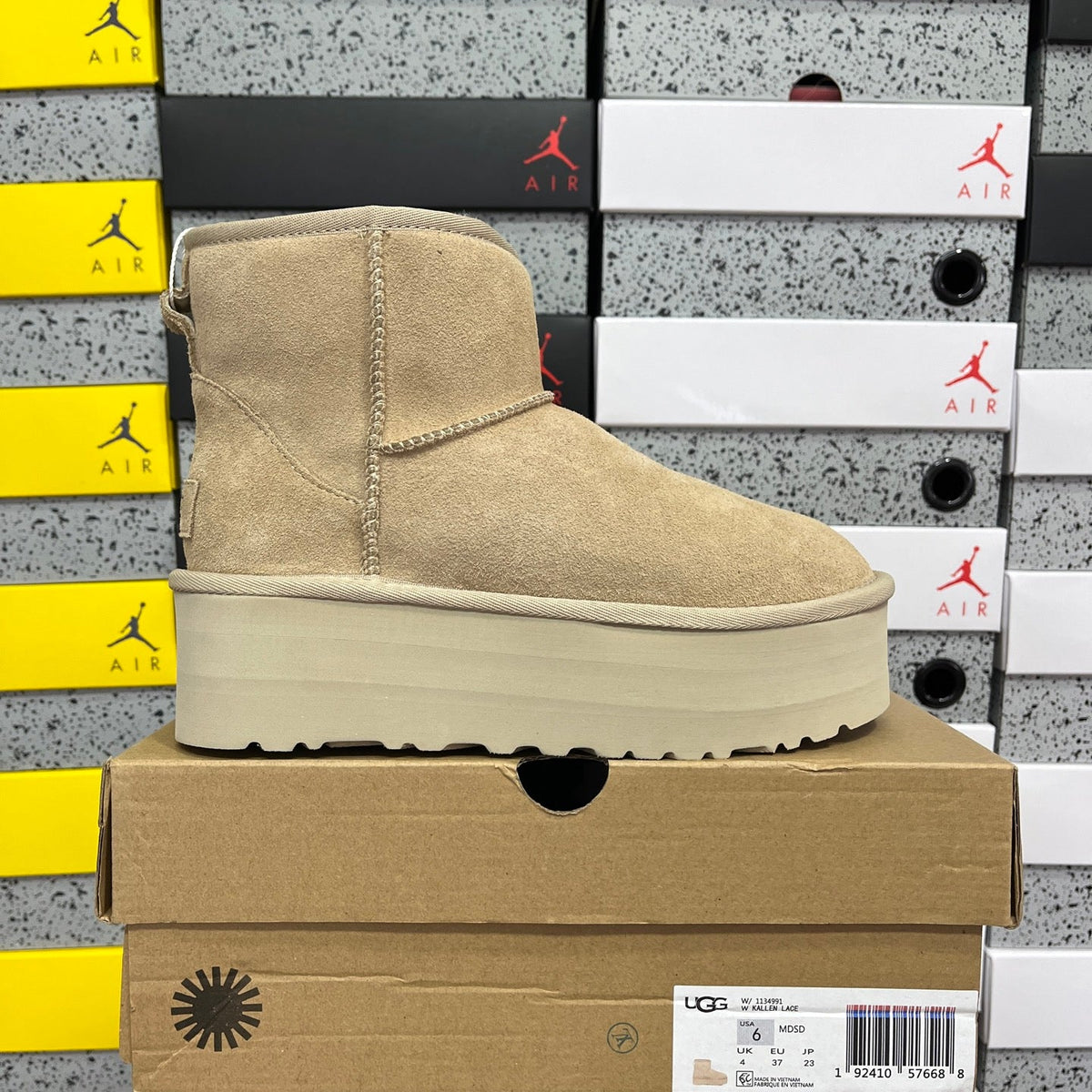 UGG Kallen Platform Ankle Boot – Suede Boot with Shearling Lining, Cord Lace Detail & Chunky Platform Sole in Mustard Seed