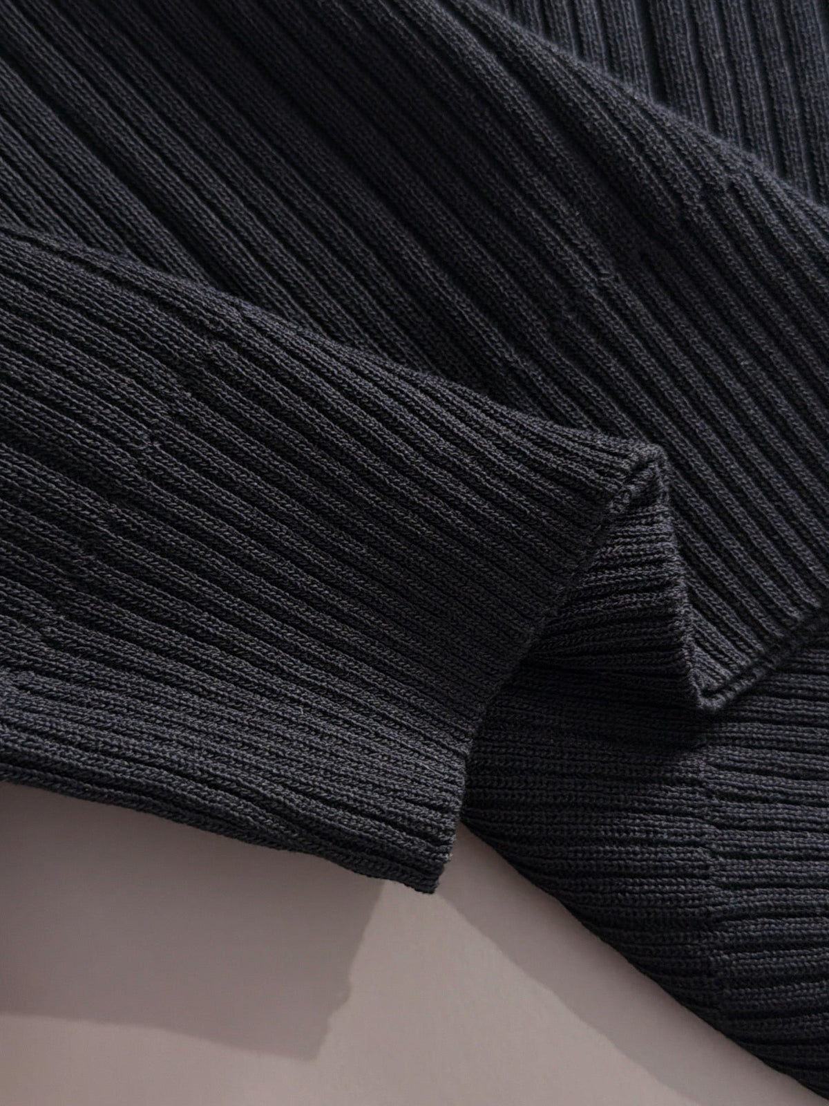 Men's Vertical Ribbed Knit Short‑Sleeve Polo Shirt Open V‑Collar Chest Embroidery Top
