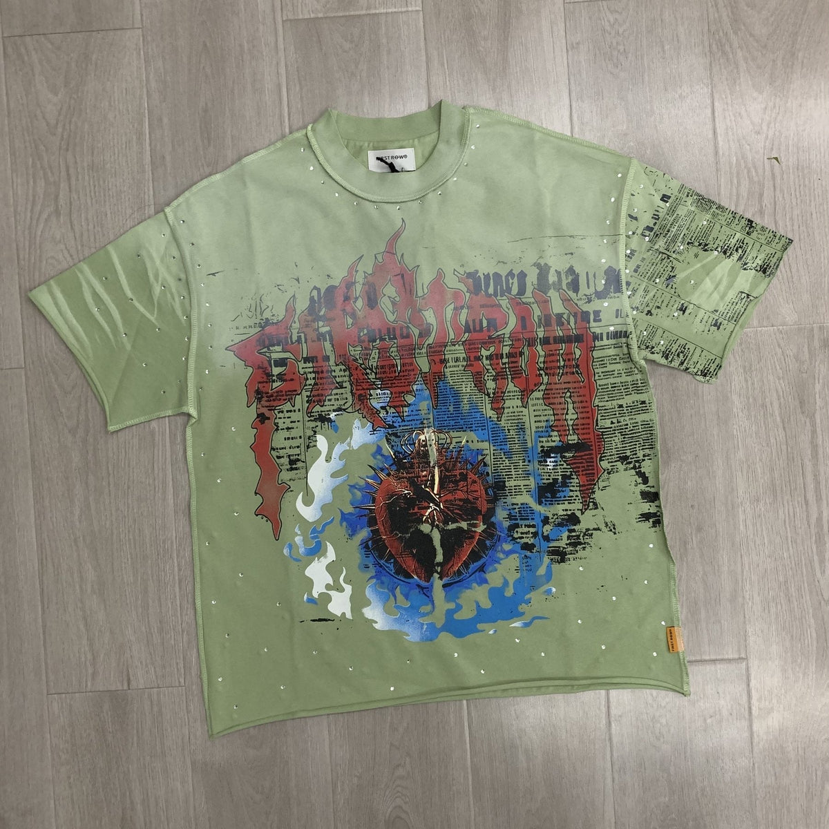 FIRST ROW Sacred Heart Cropped T-Shirt