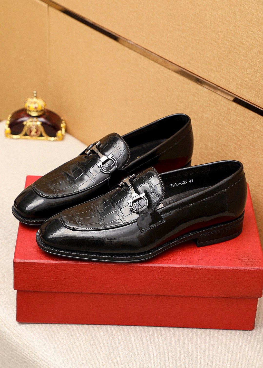 Ferragamo Men's Black Textured Bit Loafers - Low-Profile Heel