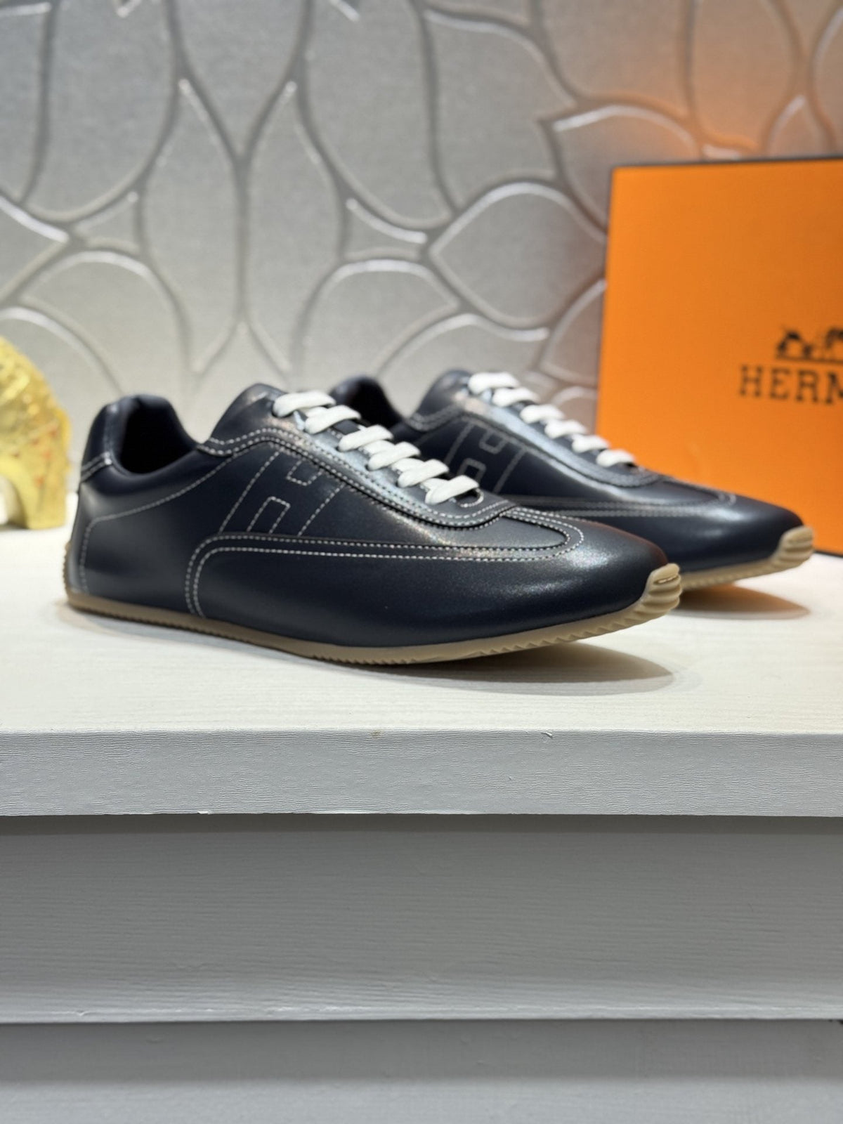 Hermès Contrast-Trim Low-Top Sneakers